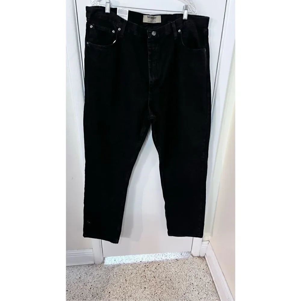 Wrangler Authentics Men's Classic 5-Pocket Regular Fit Black Size 42W X 32L NWT